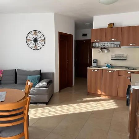 アパート Bw - Happy 67